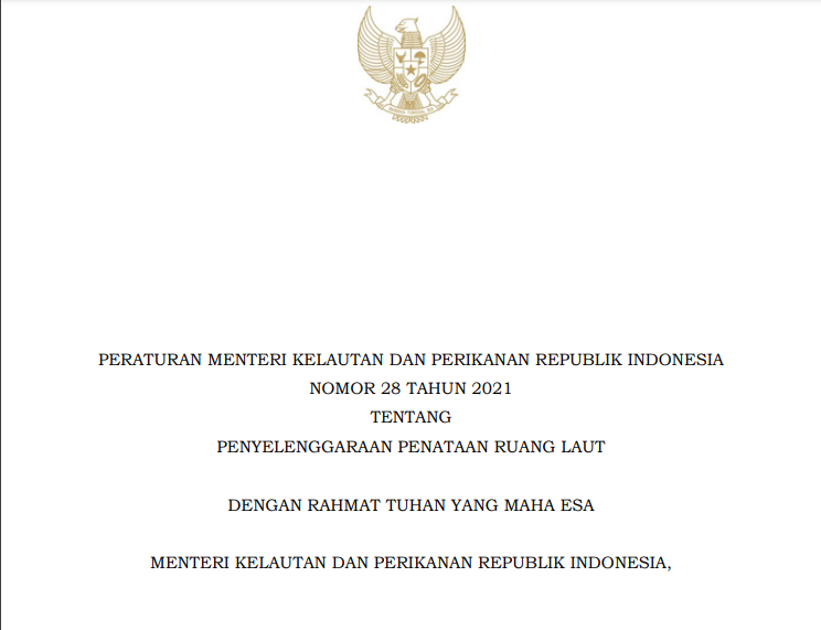 Indonesia, sebagai negara kepulauan terbesar di dunia, memiliki potensi sumber daya laut yang sangat besar dan beragam. Dalam rangka pengelolaan dan pemanfaatan sumber daya tersebut secara berkelanjutan, diperlukan sebuah regulasi yang dapat mengatur berbagai aspek terkait penyelenggaraan penataan ruang laut. Salah satu regulasi penting yang dikeluarkan oleh Kementerian Kelautan dan Perikanan adalah Peraturan Menteri Kelautan dan Perikanan Republik Indonesia Nomor 28 Tahun 2021. Peraturan ini bertujuan untuk meningkatkan tata kelola ruang laut, mengoptimalkan pemanfaatan ruang laut, serta menjaga kelestarian lingkungan laut. Dalam artikel ini, kita akan membahas secara mendalam mengenai peraturan ini dengan fokus pada empat aspek utama, yaitu: Dasar Hukum dan Tujuan Penataan Ruang Laut, Proses Penataan Ruang Laut, Pengawasan dan Penegakan Hukum, serta Peran Masyarakat dan Stakeholder dalam Penataan Ruang Laut. 1. Dasar Hukum dan Tujuan Penataan Ruang Laut Penyelenggaraan penataan ruang laut di Indonesia tidak terlepas dari berbagai regulasi dan undang-undang yang menjadi landasan hukum. Peraturan Menteri Kelautan dan Perikanan Nomor 28 Tahun 2021 merupakan salah satu bagian dari upaya pemerintah untuk menjalankan amanat Undang-Undang Nomor 32 Tahun 2014 tentang Kelautan. Dalam peraturan ini, terdapat beberapa tujuan penting yang ingin dicapai, antara lain: Mengoptimalkan Pemanfaatan Ruang Laut: Penataan ruang laut bertujuan untuk mengatur pemanfaatan ruang laut agar dapat dilakukan secara optimal dan berkelanjutan. Ini penting untuk mencegah terjadinya tumpang tindih pemanfaatan ruang yang dapat merugikan masyarakat dan lingkungan. Melestarikan Sumber Daya Laut: Salah satu fokus utama dalam penataan ruang laut adalah menjaga kelestarian sumber daya laut. Dengan adanya regulasi yang jelas, diharapkan akan meminimalkan kerusakan ekosistem laut yang disebabkan oleh aktivitas manusia. Mendorong Partisipasi Masyarakat: Peraturan ini juga menekankan pentingnya partisipasi masyarakat dalam proses penataan ruang laut. Dengan melibatkan masyarakat, diharapkan akan tercipta kesepakatan bersama yang lebih baik terkait pemanfaatan sumber daya laut. Meningkatkan Keberlanjutan Ekonomi: Penataan ruang laut yang baik diharapkan dapat meningkatkan keberlanjutan ekonomi masyarakat pesisir melalui pengelolaan sumber daya laut yang lebih baik. Dalam konteks ini, dasar hukum yang kuat menjadi penting sebagai pijakan untuk menjalankan berbagai kegiatan penataan ruang laut yang terstruktur dan terencana. Hal ini juga sejalan dengan komitmen pemerintah Indonesia dalam mencapai tujuan pembangunan berkelanjutan (SDGs), khususnya terkait dengan perlindungan lautan dan sumber daya kelautan. 2. Proses Penataan Ruang Laut Proses penataan ruang laut melibatkan serangkaian langkah yang harus dilakukan oleh pihak-pihak terkait. Dalam Peraturan Menteri ini, terdapat beberapa tahapan penting yang perlu diperhatikan, yaitu: Pengumpulan Data dan Informasi: Sebelum penataan ruang laut dilakukan, perlu adanya pengumpulan data dan informasi terkait kondisi ruang laut yang ada. Data ini mencakup aspek ekologis, sosial, ekonomi, dan budaya yang dapat mempengaruhi penataan ruang laut. Rencana Penataan Ruang Laut: Setelah data dikumpulkan, langkah selanjutnya adalah menyusun rencana penataan ruang laut. Rencana ini harus memperhatikan berbagai aspek, termasuk kebijakan pemerintah, kebutuhan masyarakat, dan kondisi lingkungan. Proses penyusunan rencana ini melibatkan berbagai stakeholder, termasuk masyarakat lokal, pemerintah daerah, dan sektor swasta. Konsultasi Publik: Sebagai bagian dari proses penataan ruang laut, dilaksanakan konsultasi publik untuk mendapatkan masukan dari masyarakat. Hal ini bertujuan untuk memastikan bahwa rencana yang disusun sesuai dengan harapan dan kebutuhan masyarakat yang tinggal di sekitar wilayah laut. Penyusunan dan Penetapan Peraturan: Setelah melalui proses konsultasi, rencana penataan ruang laut kemudian disusun menjadi peraturan yang resmi. Peraturan ini akan menjadi pedoman bagi semua pihak dalam mengelola dan memanfaatkan ruang laut. Implementasi dan Monitoring: Setelah peraturan ditetapkan, langkah selanjutnya adalah implementasi dari rencana yang telah disusun. Penting untuk melakukan monitoring secara berkala untuk memastikan bahwa penataan ruang laut berjalan sesuai dengan rencana dan tidak terjadi penyimpangan. Proses penataan ruang laut ini merupakan suatu siklus yang terus menerus dilakukan. Pengelolaan yang baik dan terencana dapat membantu menjaga kelestarian sumber daya laut serta mendukung kehidupan masyarakat pesisir. Dengan demikian, penataan ruang laut tidak hanya sekadar rutinitas administrasi, tetapi merupakan bagian integral dari pengelolaan sumber daya kelautan yang berkelanjutan. 3. Pengawasan dan Penegakan Hukum Pengawasan dan penegakan hukum merupakan aspek yang sangat penting dalam penyelenggaraan penataan ruang laut. Tanpa adanya pengawasan yang baik, rencana yang telah disusun dapat dengan mudah diabaikan, sehingga tujuan penataan ruang laut tidak dapat tercapai. Dalam Peraturan Menteri Nomor 28 Tahun 2021, terdapat beberapa poin penting yang perlu diperhatikan terkait pengawasan dan penegakan hukum, antara lain: Instansi Pengawas: Kementerian Kelautan dan Perikanan memiliki wewenang sebagai instansi pengawas dalam pelaksanaan penataan ruang laut. Selain itu, pemerintah daerah juga diberikan tanggung jawab untuk melakukan pengawasan di tingkat lokal. Kerjasama antara instansi pusat dan daerah sangat penting untuk memastikan bahwa semua kegiatan di ruang laut berjalan sesuai dengan ketentuan yang berlaku. Sistem Pelaporan: Dalam rangka melakukan pengawasan yang efektif, diperlukan sistem pelaporan yang transparan. Masyarakat dan pihak terkait lainnya dapat melaporkan jika terdapat penyimpangan atau pelanggaran dalam pemanfaatan ruang laut. Dengan adanya sistem pelaporan ini, diharapkan akan tercipta akuntabilitas dalam pengelolaan sumber daya laut. Sanksi dan Penegakan Hukum: Peraturan ini juga mengatur mengenai sanksi bagi pihak-pihak yang melanggar ketentuan dalam penataan ruang laut. Sanksi dapat berupa denda, pencabutan izin, atau tindakan hukum lainnya. Penegakan hukum yang tegas sangat penting untuk memberikan efek jera bagi pelanggar, sehingga dapat meminimalkan potensi kerusakan pada sumber daya laut. Pendidikan dan Sosialisasi: Untuk mendukung pengawasan dan penegakan hukum, penting untuk melakukan pendidikan dan sosialisasi mengenai peraturan yang ada kepada masyarakat. Dengan pemahaman yang baik mengenai peraturan, diharapkan masyarakat dapat lebih aktif dalam mengawasi dan melaporkan jika terjadi pelanggaran. Dengan adanya pengawasan dan penegakan hukum yang baik, penataan ruang laut dapat dilaksanakan dengan lebih efektif dan efisien. Hal ini akan memberikan dampak positif bagi kelestarian sumber daya laut serta kesejahteraan masyarakat yang bergantung pada sumber daya tersebut. 4. Peran Masyarakat dan Stakeholder dalam Penataan Ruang Laut Masyarakat dan stakeholder memiliki peran yang sangat penting dalam penyelenggaraan penataan ruang laut. Partisipasi aktif dari berbagai pihak dapat memperkuat proses penataan ruang dan memastikan bahwa pengelolaan sumber daya laut dilakukan secara berkelanjutan. Dalam Peraturan Menteri Nomor 28 Tahun 2021, diuraikan beberapa aspek mengenai peran masyarakat dan stakeholder, sebagai berikut: Keterlibatan Masyarakat: Masyarakat yang tinggal di wilayah pesisir memiliki pengetahuan dan pengalaman yang berharga terkait kondisi dan pemanfaatan ruang laut. Oleh karena itu, keterlibatan masyarakat dalam proses penataan ruang laut sangat penting. Melalui konsultasi publik, masyarakat dapat memberikan masukan dan saran terkait rencana yang akan dilaksanakan. Kolaborasi dengan Stakeholder: Penataan ruang laut juga melibatkan berbagai stakeholder, termasuk pemerintah, sektor swasta, dan organisasi non-pemerintah. Kolaborasi antar stakeholder dapat menciptakan sinergi yang baik dalam pengelolaan sumber daya laut. Misalnya, perusahaan yang beroperasi di sektor kelautan dapat bekerja sama dengan masyarakat lokal untuk mengembangkan praktik yang ramah lingkungan. Pendidikan dan Kesadaran Lingkungan: Salah satu peran penting masyarakat dan stakeholder adalah dalam meningkatkan kesadaran mengenai pentingnya kelestarian sumber daya laut. Melalui program pendidikan dan kampanye, masyarakat dapat lebih memahami dampak dari aktivitas mereka terhadap lingkungan laut. Kesadaran ini diharapkan dapat mendorong masyarakat untuk berpartisipasi dalam menjaga dan melestarikan ekosistem laut. Advokasi dan Pengawasan: Masyarakat dan organisasi masyarakat sipil juga dapat berperan sebagai advokat dalam pengelolaan sumber daya laut. Mereka dapat melakukan pengawasan terhadap pelaksanaan penataan ruang laut dan melaporkan jika terdapat penyimpangan. Dengan demikian, partisipasi masyarakat dalam pengawasan dapat memberikan kontribusi yang positif dalam menjaga keberlanjutan sumber daya laut. Dengan melibatkan masyarakat dan stakeholder dalam penataan ruang laut, diharapkan akan tercipta pengelolaan yang lebih adil dan berkelanjutan. Keterlibatan ini tidak hanya memberikan keuntungan bagi masyarakat, tetapi juga bagi keberlanjutan ekosistem laut yang menjadi sumber kehidupan bagi banyak orang.